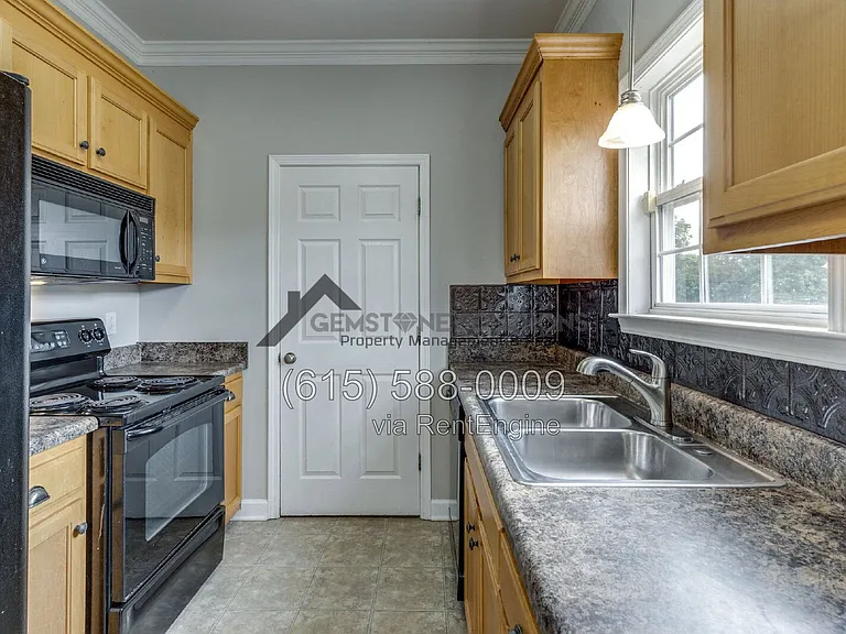 1012 McKenna Dr — Photo 18