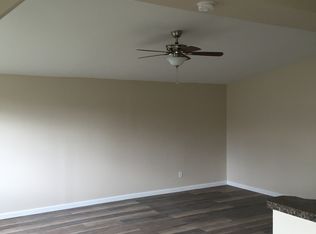 24 Schwegler Rd, Grand Island, NY 14072