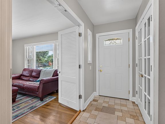 4th image of 2213 Oleander Ct