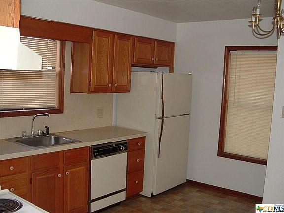 3rd image of 526 Burleson St APT A