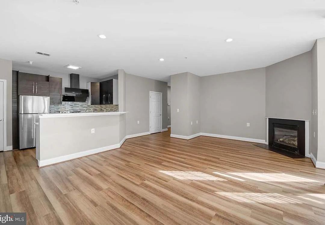 3 bed, 1571 sqft, $2,700 — Photo 4