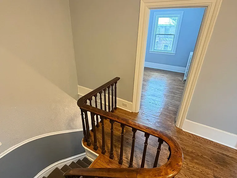 277 William St — Photo 3