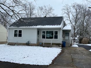 1349 Perry St, Crete, IL 60417