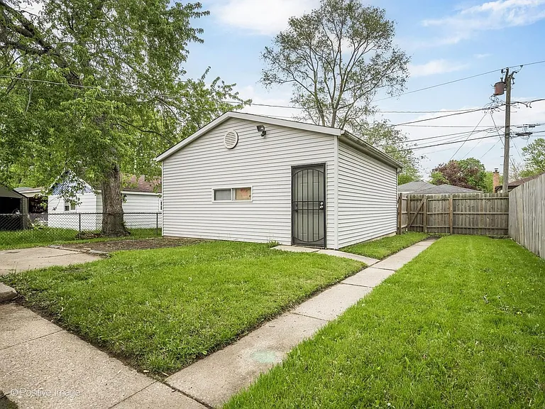 14341 Dobson Ave — Photo 20