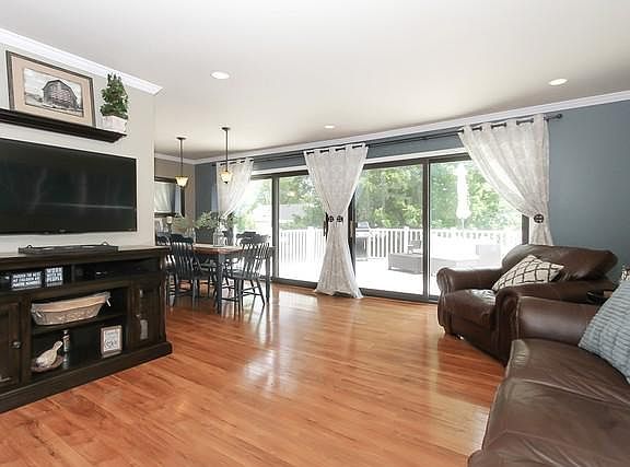 4th image of 4201 Woodlake Dr