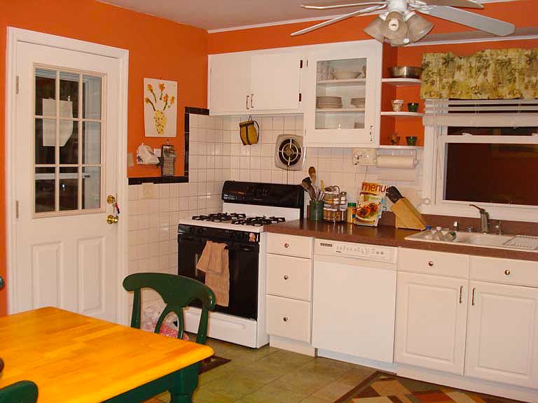 Eat In Kitchen