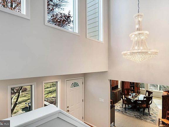 5th image of 113 Prospect Bay Dr W