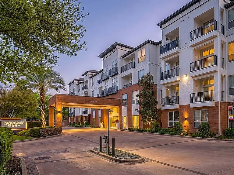 Exterior 4
