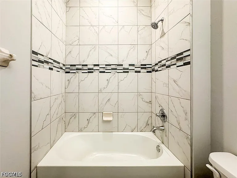 512 NW 25th Ave — Photo 30