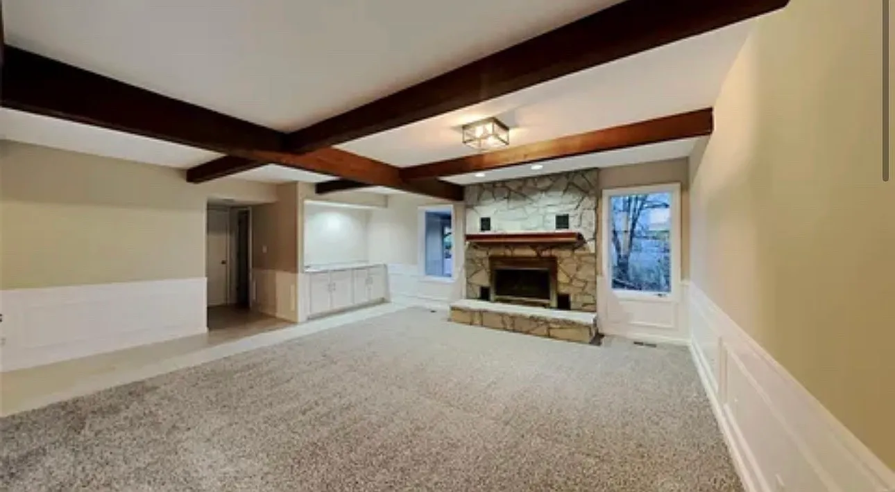 3 bed, 2391 sqft, $3,495 — Photo 4