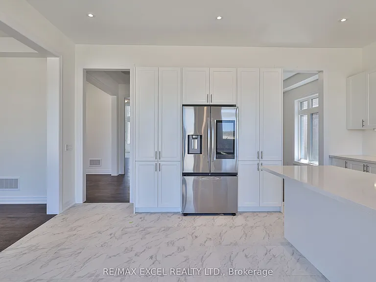 24 Sunny Acre Cres — Photo 11