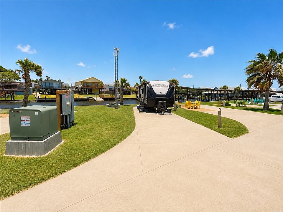 1st image of 101 Caribbean Dr #5