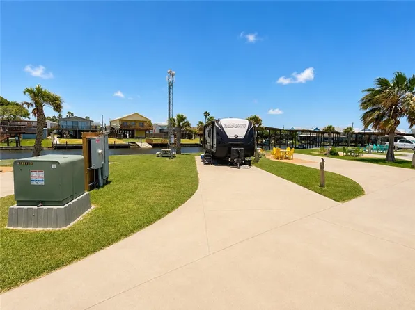 101 Caribbean Dr #5, Corpus Christi, TX 78418