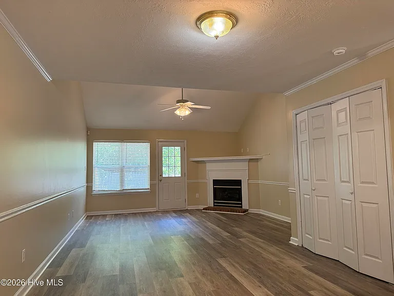 113 Harvestwood Dr — Photo 5