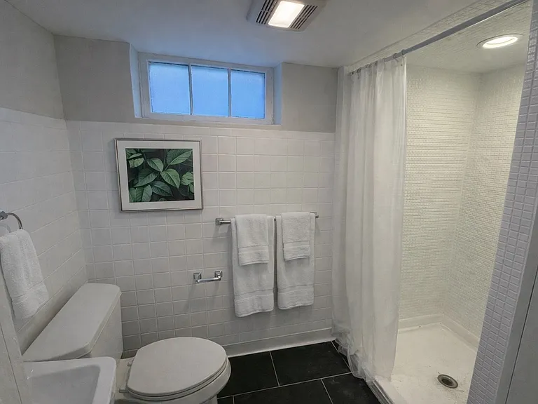 40 Evergreen Ave #1ONE — Photo 14