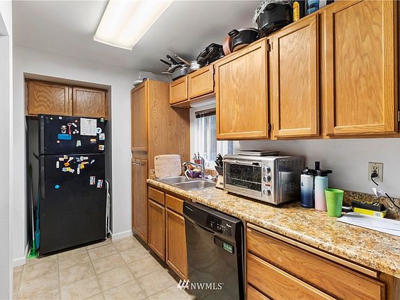 4th image of 1177 1179 NE Nittney Lane