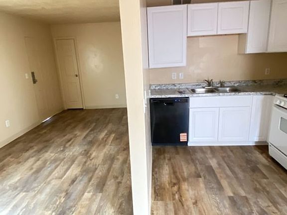 3rd image of 1123 SW 2nd St APT 1