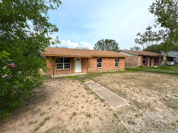 518 S Camp, Uvalde, TX 78801