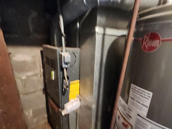 4th image of 2936 Park St
