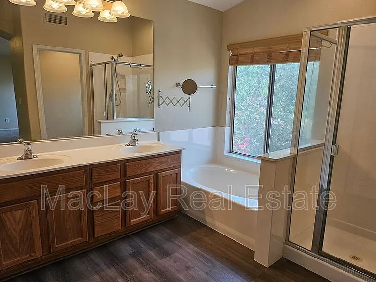 2711 W Megan St — Photo 18