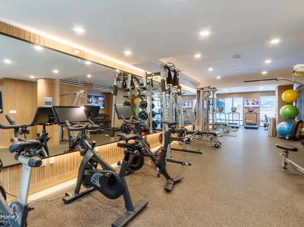 200 East 21st Street image 41 of 48