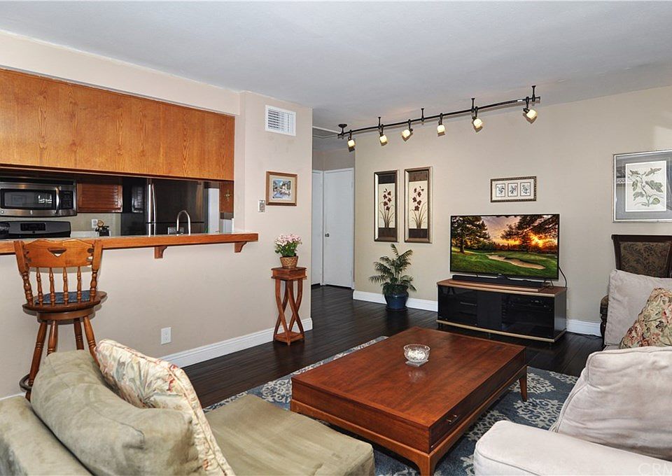 2nd image of 25255 Oak Canyon Ln #6