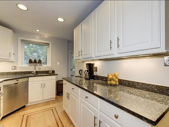 5th image of 703 Tapawingo Rd SW