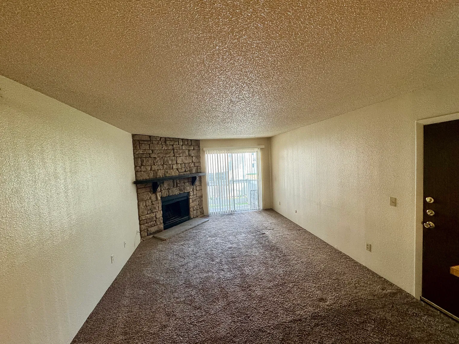 1 bed, 708 sqft, $1,375 — Photo 1