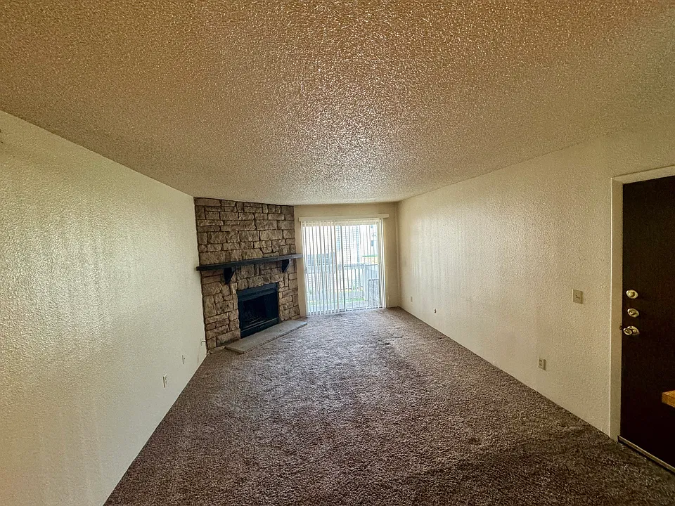14182 E Colorado Dr #101