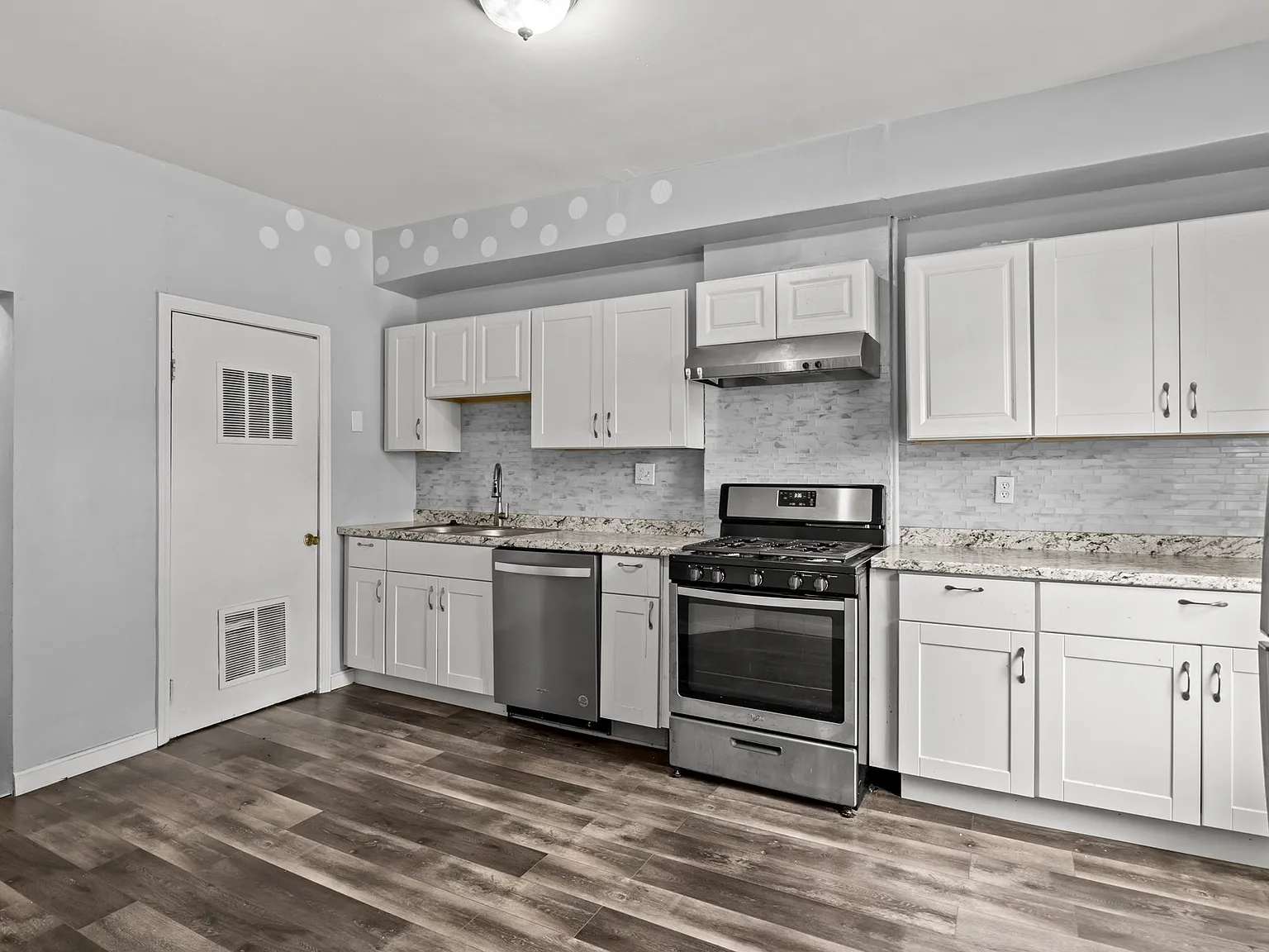 26 Alpine Street - 2 — Photo 2