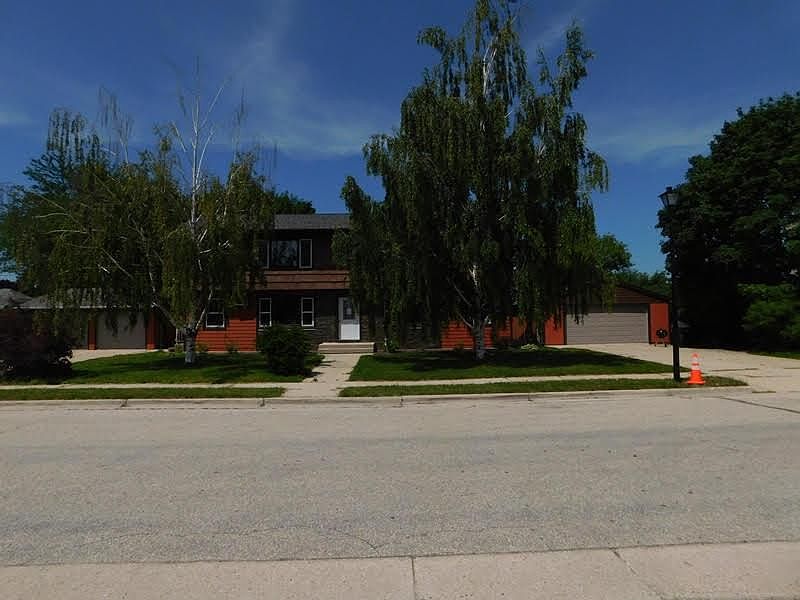 1st image of 222 N Bruns Ave
