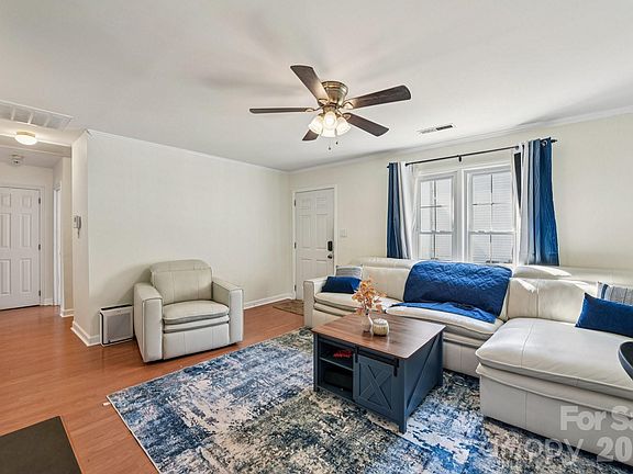 3rd image of 6025 Crape Myrtle Ln