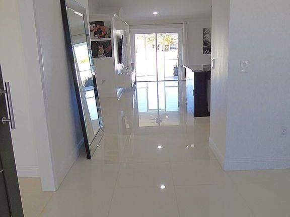 2nd image of 1502 NE 7th Ave
