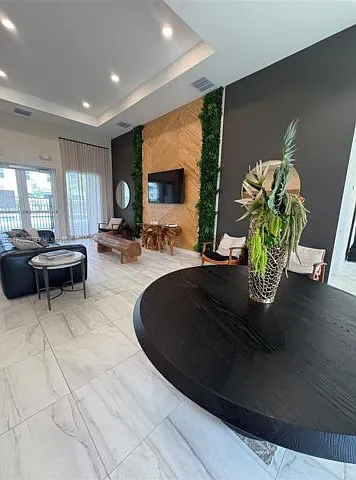 135 SW 171st Ln — Photo 3