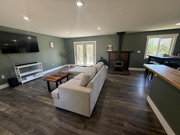 3rd image of 45250 Country View Ln