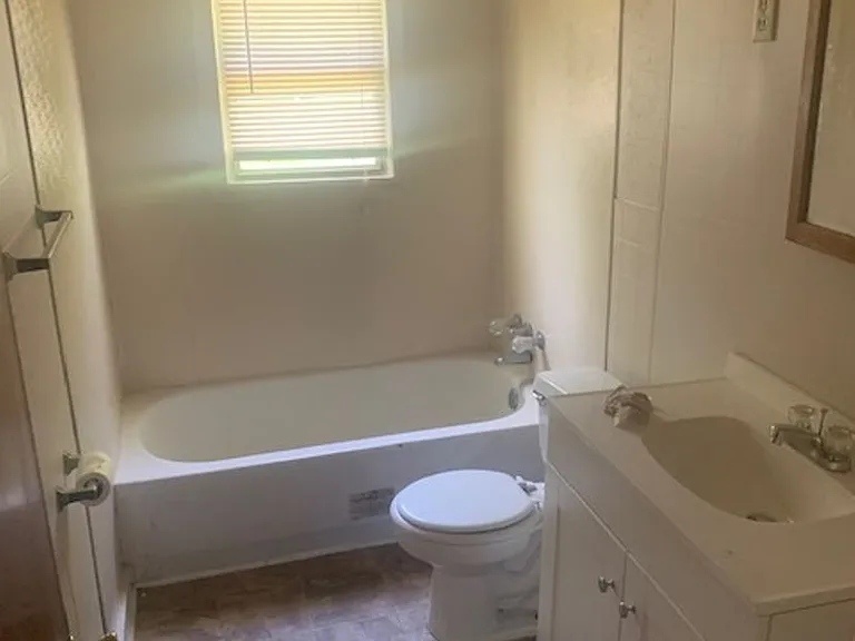 4115 Morrison St — Photo 4