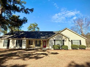 14 Quail Cir, Hazlehurst, GA 31539
