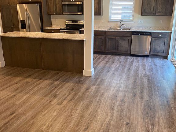 2nd image of 1042 Abigail Ln Unit B