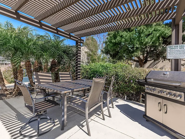 The Pines Apartments — Photo 15