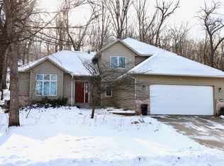 2120 Taylor Ct, Northfield, MN 55057