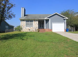 5593 Pepperbush Dr, Fayetteville, NC 28304