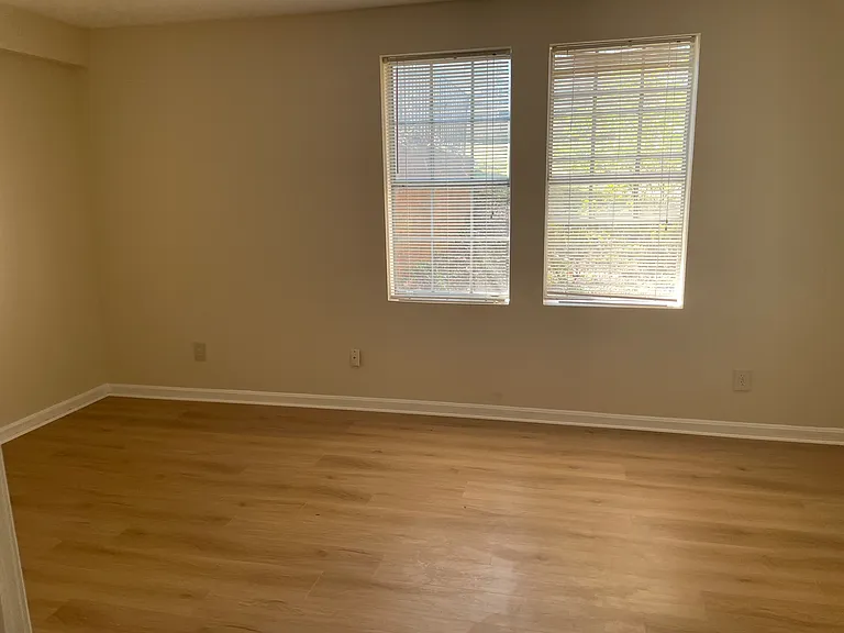 1918 N Rhodes St #60 — Photo 8