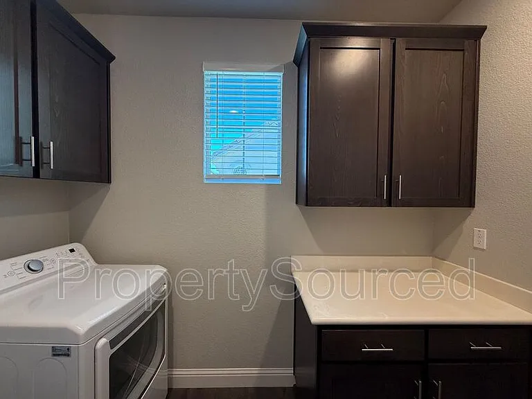 948 Posey St — Photo 42