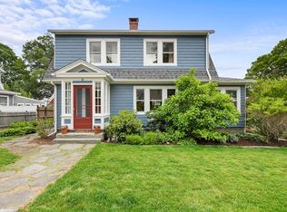 12 Essex St, Amesbury, MA 01913