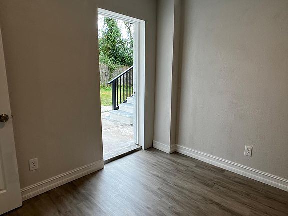 4th image of 9611 N 46th St #D