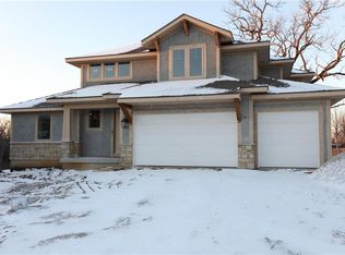 22250 W 98th Ter, Lenexa, KS 66220