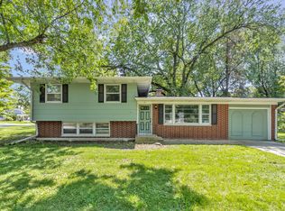 91 Locust St, Oswego, IL 60543