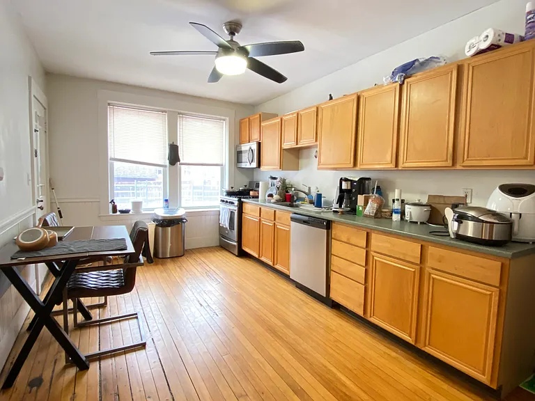 Eat-in-Kitchen