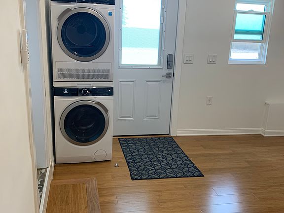 2nd image of 419 N Leland Ave #419.5