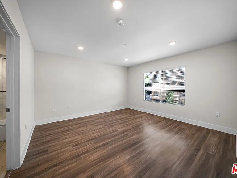 5030 Rosewood Ave #304 — Photo 14